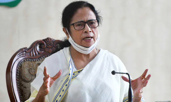 മെയ് മാസം മാത്രം കൂട്ടിയത് എട്ടു തവണ, ജൂണില് ആറു തവണ ; പെട്രോള്വില കൂട്ടി കേന്ദ്രം ജനങ്ങളുടെ വരുമാനം കൊള്ളയടിക്കുന്നു